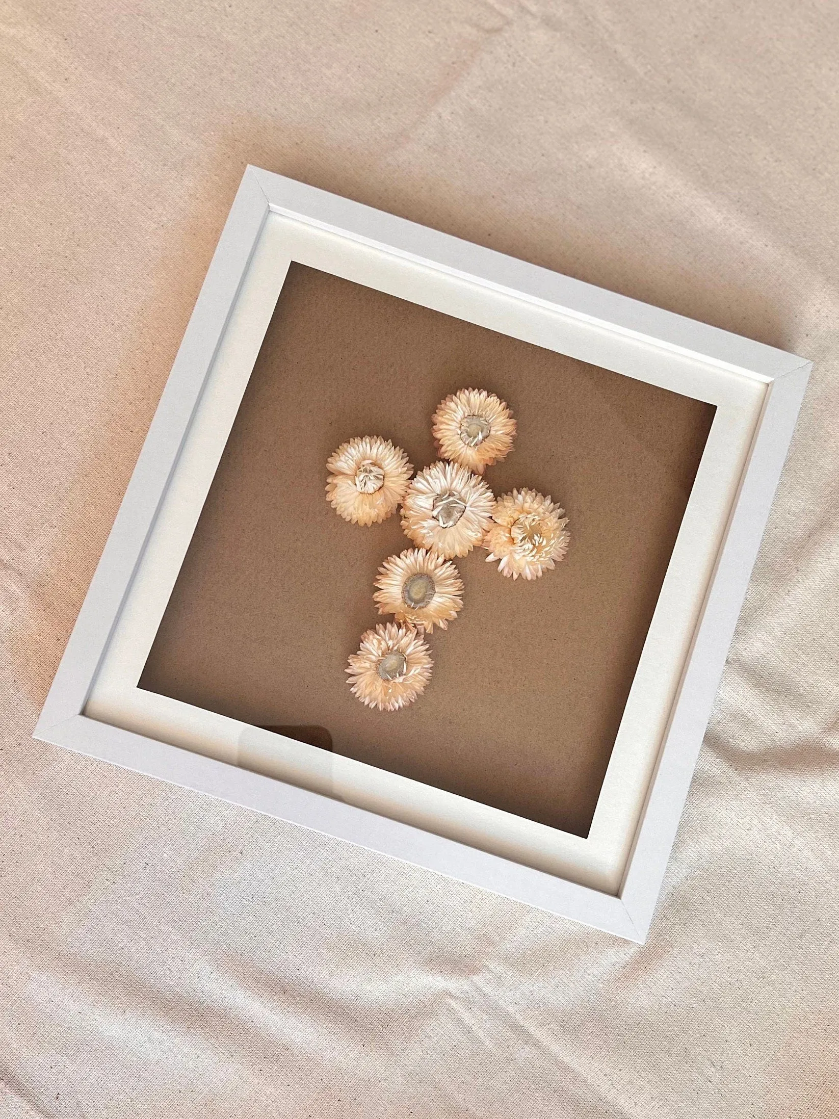 Dried Floral Holy Cross Wall Art, Dried Flower Gift for Xmas, Framed Floral Cross Wall Decoration, Everlasting Christmas Gift