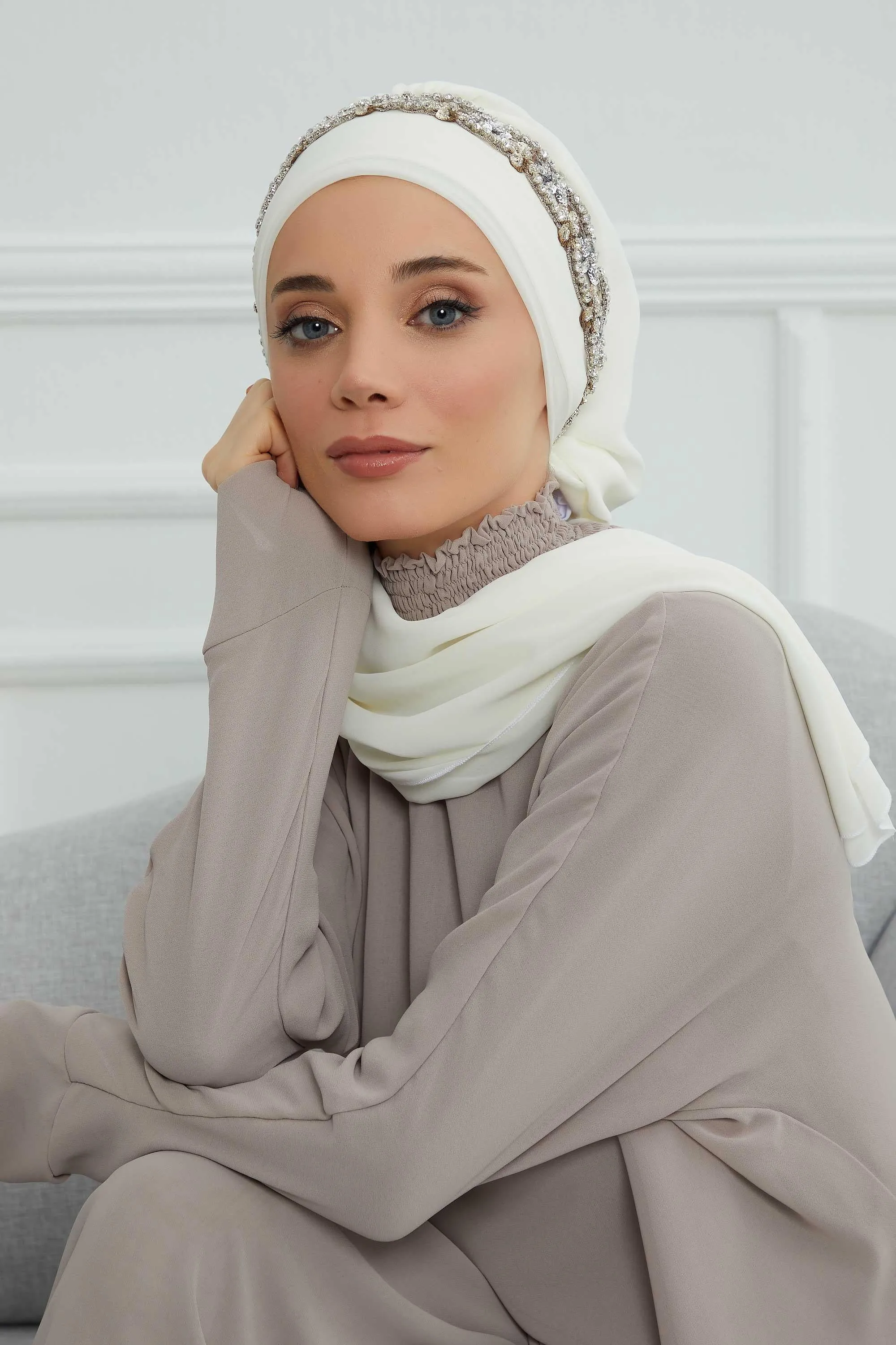 Glamorous Chiffon Instant Turban with Gold & Silver Embellishments, Wedding Instant Turban with Sparkling Headband for Special Events,HT-101