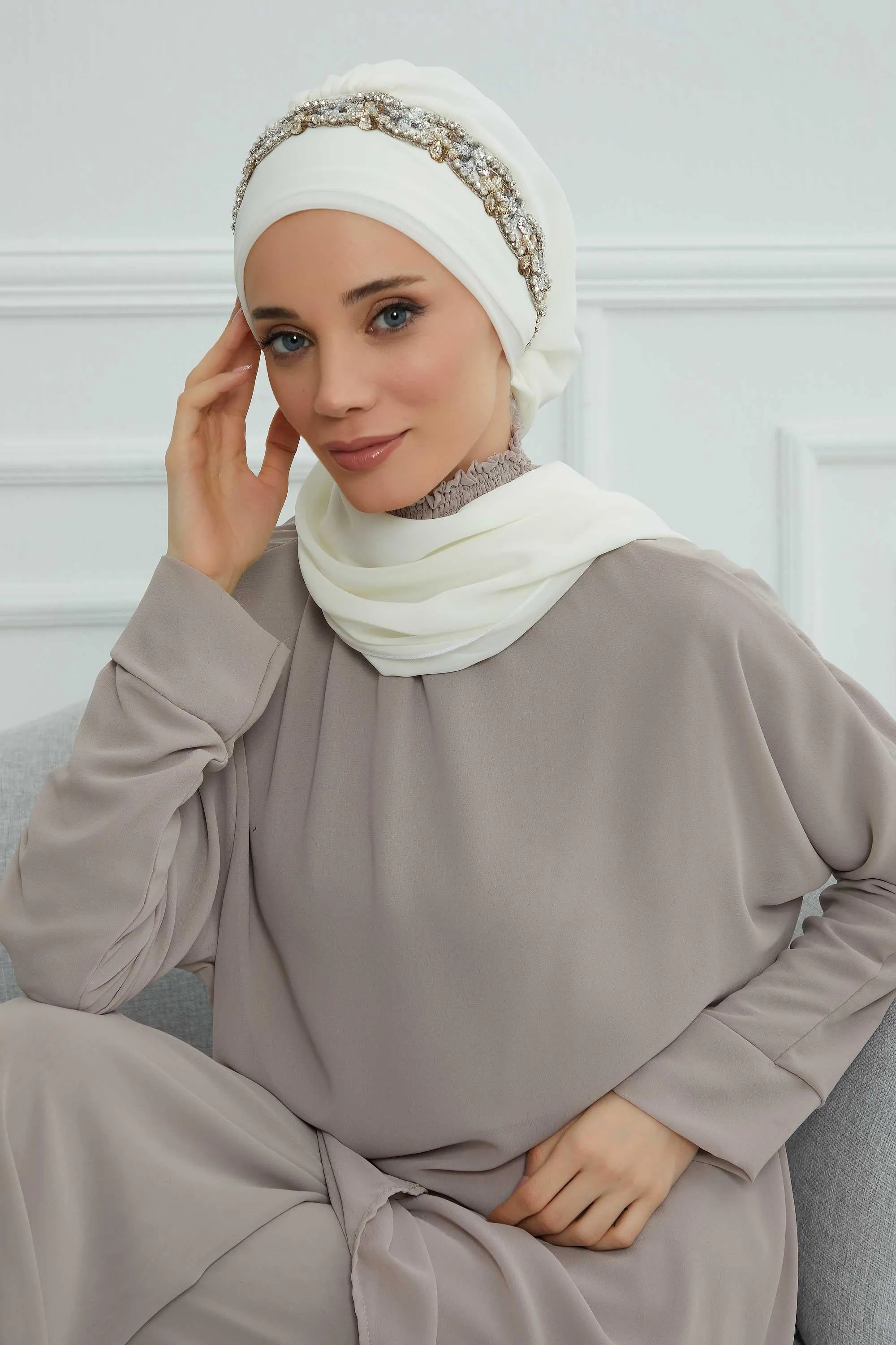 Glamorous Chiffon Instant Turban with Gold & Silver Embellishments, Wedding Instant Turban with Sparkling Headband for Special Events,HT-101
