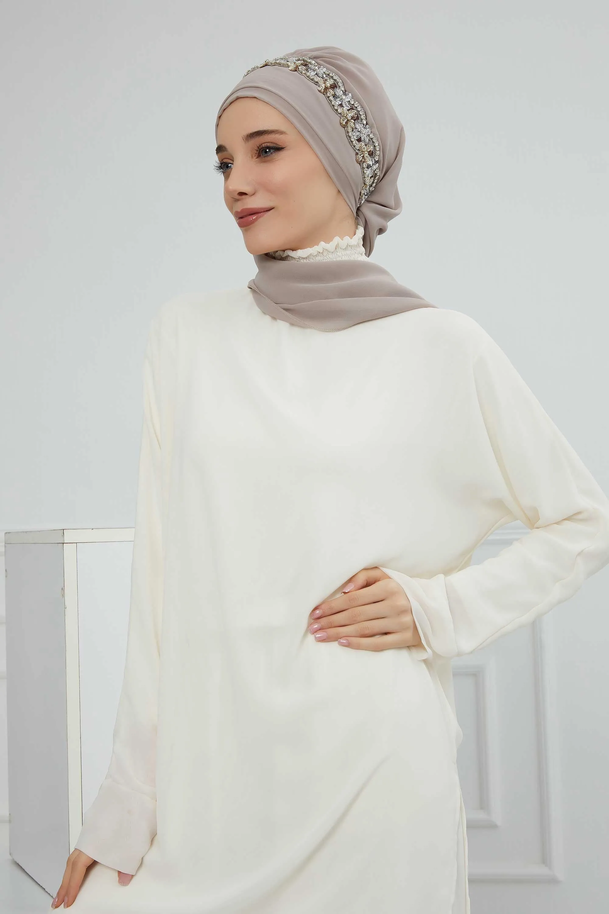 Glamorous Chiffon Instant Turban with Gold & Silver Embellishments, Wedding Instant Turban with Sparkling Headband for Special Events,HT-101