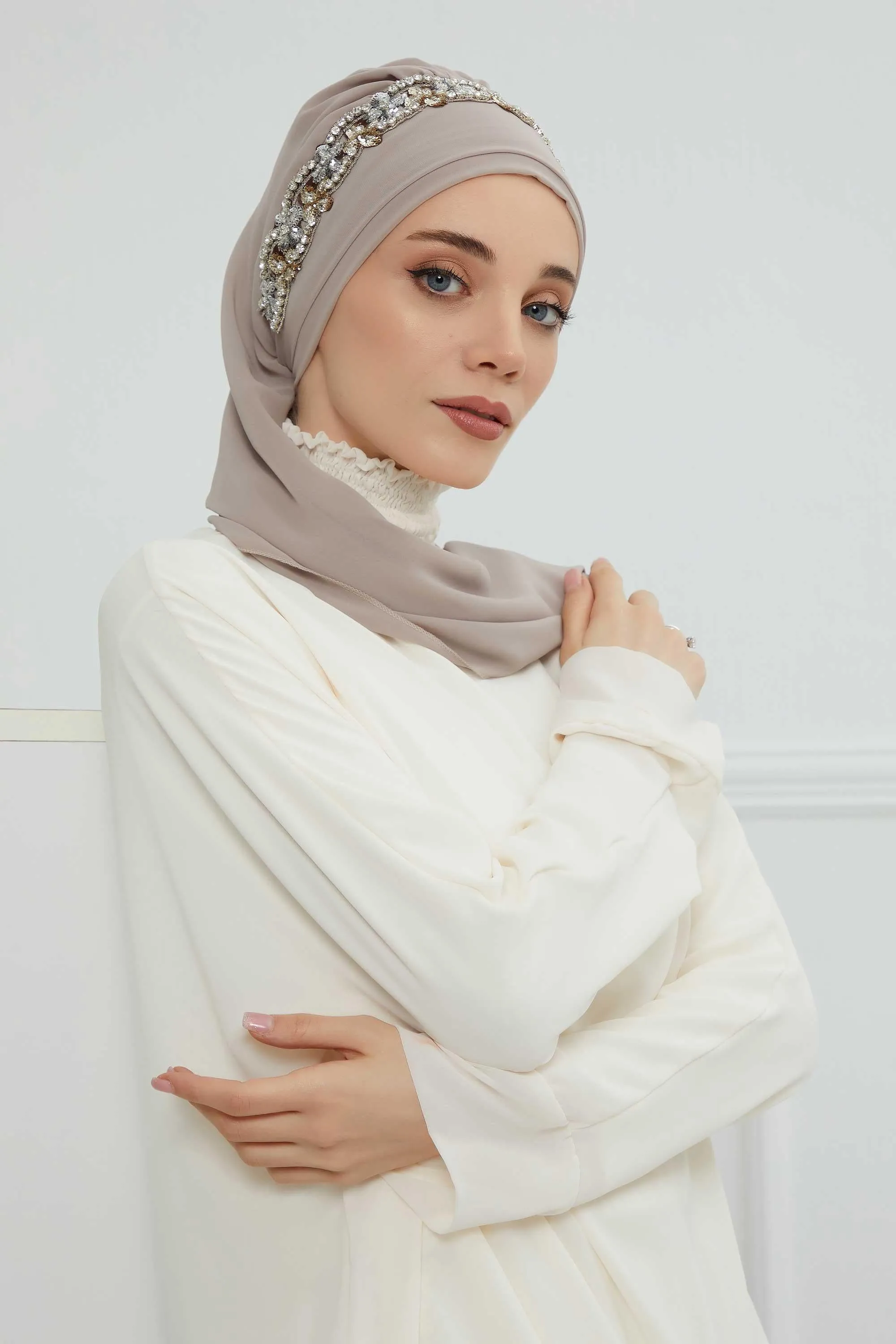 Glamorous Chiffon Instant Turban with Gold & Silver Embellishments, Wedding Instant Turban with Sparkling Headband for Special Events,HT-101