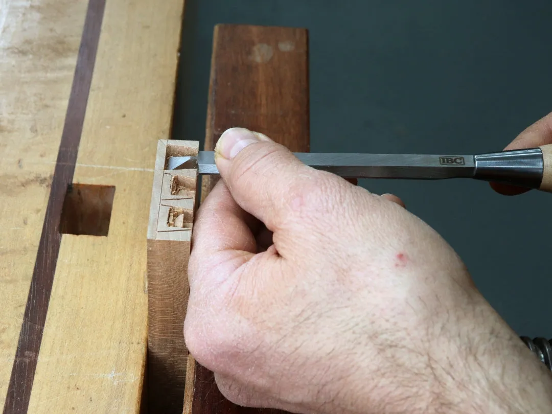 Rob Cosman's IBC Half-Blind Chisel: 5/8 inch