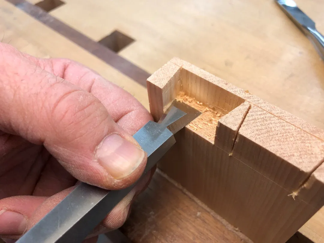 Rob Cosman's IBC Half-Blind Chisel: 5/8 inch